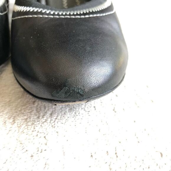 Vintage Chanel Black Cap Toe Leather Elastic Heeled Pumps - Picture 7 of 14